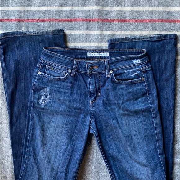 Joe’s Jeans Distressed Jeans - Picture 3 of 11